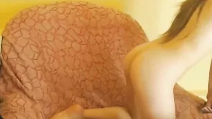 Худенькая куколка millamurrr эротично раздевается на камеру