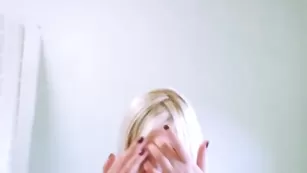 Stacy007 эффектная цыпочка светит сиськами