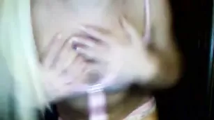 Озорная блондинка hotafina_runetki демонстрирует нижнее белье