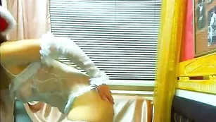 Похотливая мушкетерша sexxyleona шалит в привате