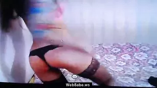 Шальная бабенка edera эротично позирует