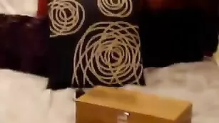 Строптивая брюнетка Малена Морган развлекается с секс игрушкой