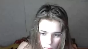 Молодая шалава BlackkKitty ласкает большие сиськи