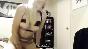 Мила баба alexxxela1 трахается перед вебкой