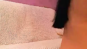 Чарующая стерва flamme дрочит киску