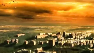 Удивительная телочка Queenxxx7 наминает бритую вагину