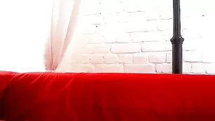 Порочная барышня Evangelion трахает себя в попу