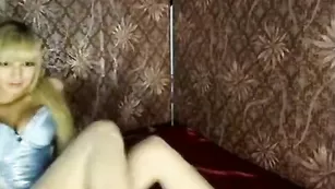 himera1 милашка трахает себя игрушкой в анал