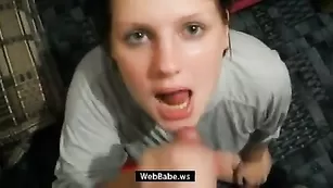Сексуальная шлюшка Полина получает сперму на лицо