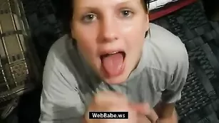 Сексуальная шлюшка Полина получает сперму на лицо