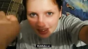 Сексуальная шлюшка Полина получает сперму на лицо