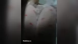 Чудесная куколка Beautygirl мастурбирует мокрую пизду