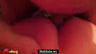 Яркая парочка занимается жестким сексом