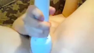 Замечательная баба WiredPussyy шалит с вибратором