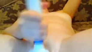 Замечательная баба WiredPussyy шалит с вибратором