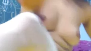 Горячая брюнетка Lauren69 жестко трахает анал