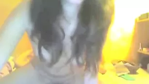 Молодая шлюшка страстно трахается с мужиком