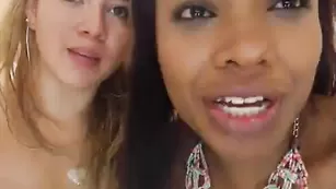 Шальные бабы naomysensual дрочат секс игрушками