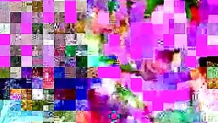 Смазливая бабенка Goldenbitch ласкает сосочки