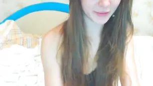 Голубоглазая милашка smileygirl мастурбирует в привате