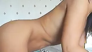 Пышная цыпочка EVA2292 разминает сиськи