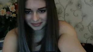 Роскошная чертовка hotbrunet69 общается во фри чате