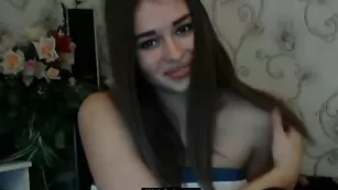 Роскошная чертовка hotbrunet69 общается во фри чате