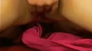 Озорная баба blakstarx долбится с толстым дилдо