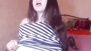 Роскошная кобыла Eirene-miranda эротичнр раздевается