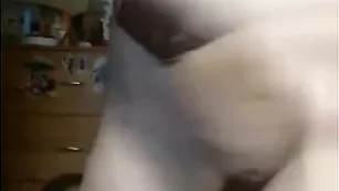 Классная баба шикарно сосет и блаженно трахается