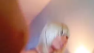 Перспективная леди IlonaVIP харизматично дрочит дырочки