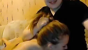 Прелестная сучка LedyFox делает глубокий минет