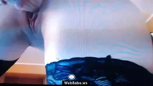 Похотливая цыпочка pjgirl трахает себя фаллосом