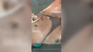 almondmilkhunni привет, ребята, я был довольно болен, поэтому я пытаюсь показать чат в прямом эфире