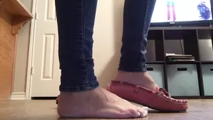 nataliefox Pink Moccasin Shoe Play Wrinkled Soles (3 min) шоу чат реальный порно