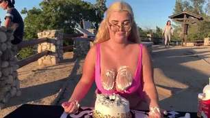 cinnamonnbaby message me для the full cake smash шоу чат реальный порно реальный секс