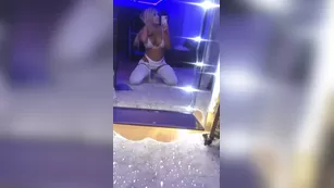 chantelzales quarantine and chill i need a volunteer to massage da booty after leg day today шоу чат реальный порно