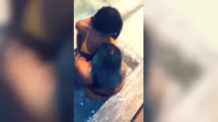 Megan Ashli Me and мой Diamond Кукла having фан in the pool реальный порно реальный секс