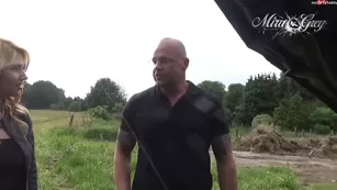 Mira Grey Super Models ausgenutzt Spermabombe den Mund реальный порно реальный секс 1