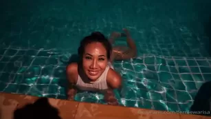 ferniewarisa_2020 06 21_453773381_Swimming_pool_on_the_night_time_Wanna_join_me шоу чат реальный порно