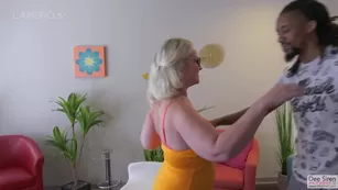 Curvy Housewife Dee Siren Craves BBC