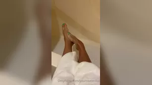 yourfeetsweetie Just a немного foot play для вас xxx onlyfans liveporn