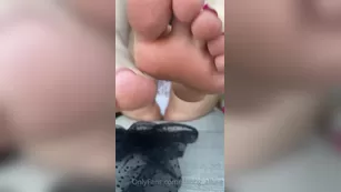 strong allure 10 02 2021 socks and panty removal шоу чат реальный порно