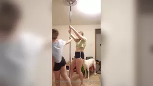 noellemorrison Hanging out (clearly drinking lol) with leeannewes шоу чат реальный порно