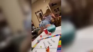 melaniexsanders shaking what мой moma gave me шоу чат реальный порно