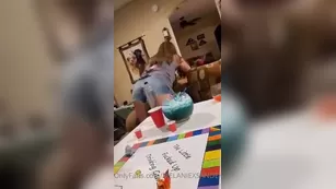 melaniexsanders shaking what мой moma gave me шоу чат реальный порно