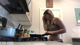 codivore So I took мой shirt off and made a grilled cheese This mi шоу чат реальный порно