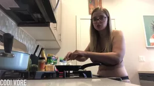 codivore So I took мой shirt off and made a grilled cheese This mi шоу чат реальный порно