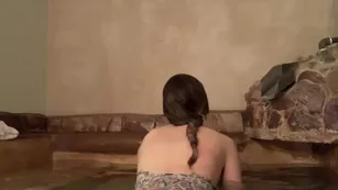 sunny delight taking off мой swimsuit in the hotspring bath шоу чат реальный порно