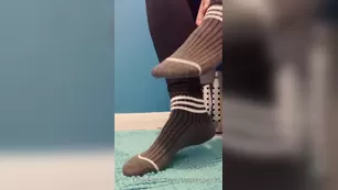 goddessgaia95 taking off мой dirty smelly work socks before мой bath шоу чат реальный порно